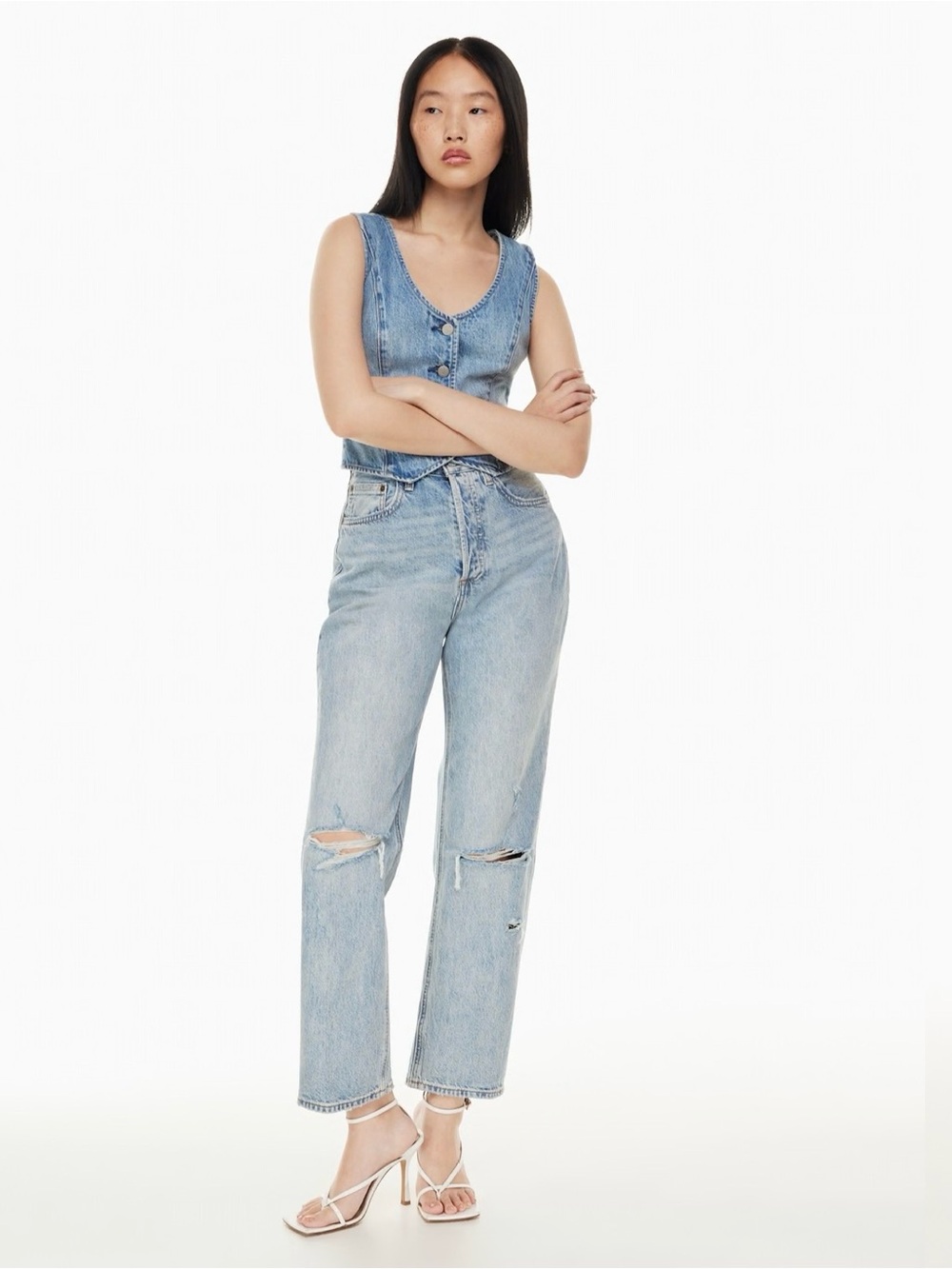 75. Denim Forum Jeans Joni High Rise Loose 25 Distressed Retail $128